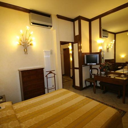 Hotel Italia Mantova Esterno foto