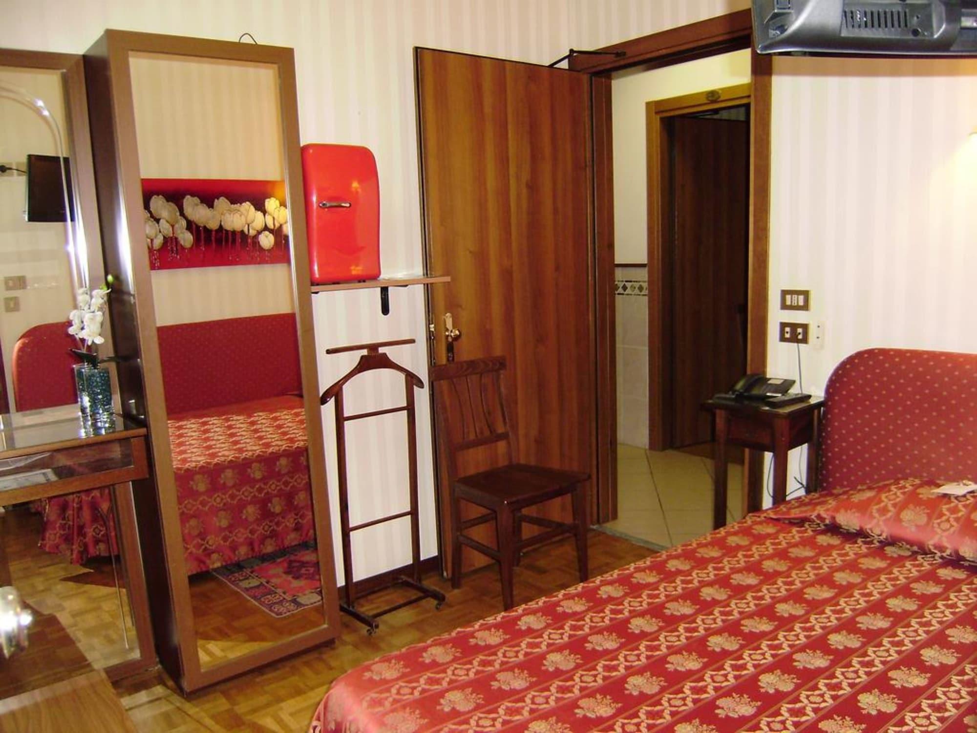 Hotel Italia Mantova Esterno foto