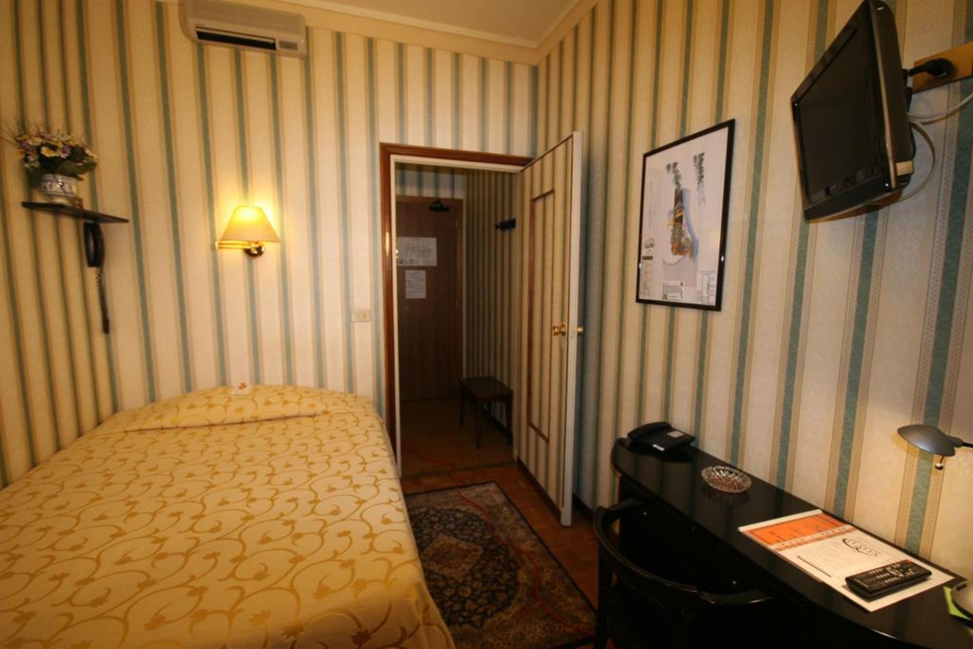 Hotel Italia Mantova Esterno foto