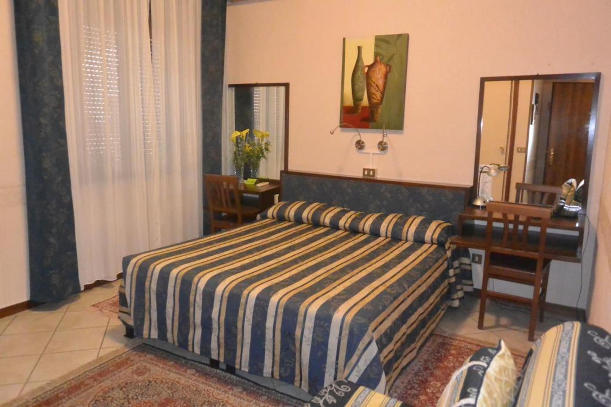 Hotel Italia Mantova Esterno foto