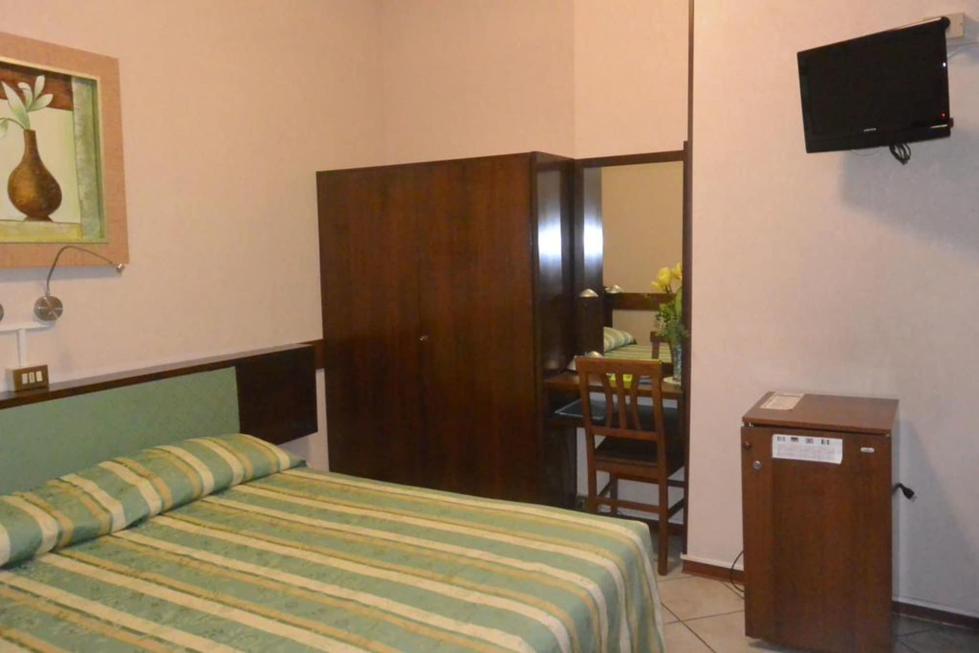 Hotel Italia Mantova Esterno foto