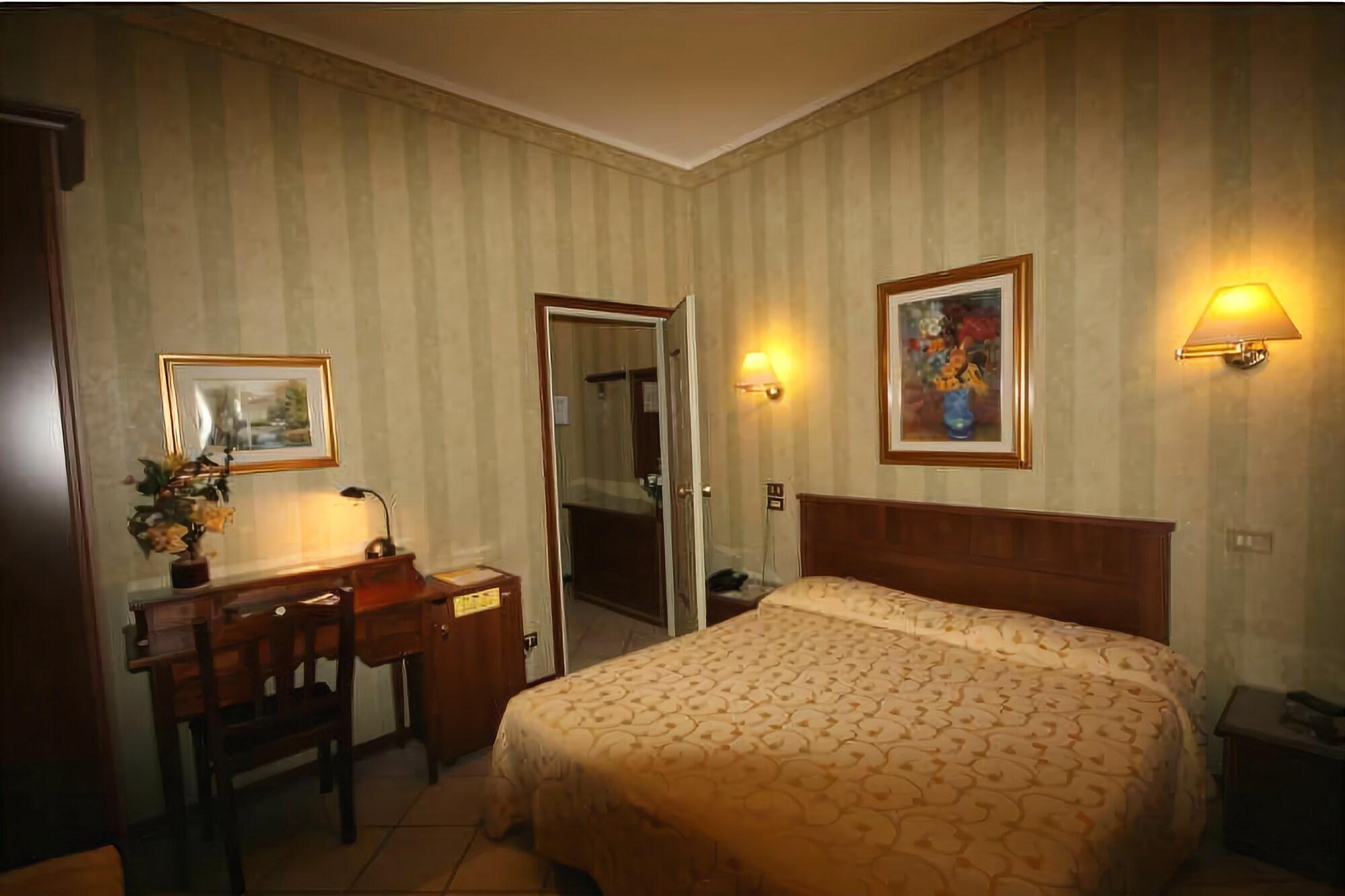 Hotel Italia Mantova Esterno foto