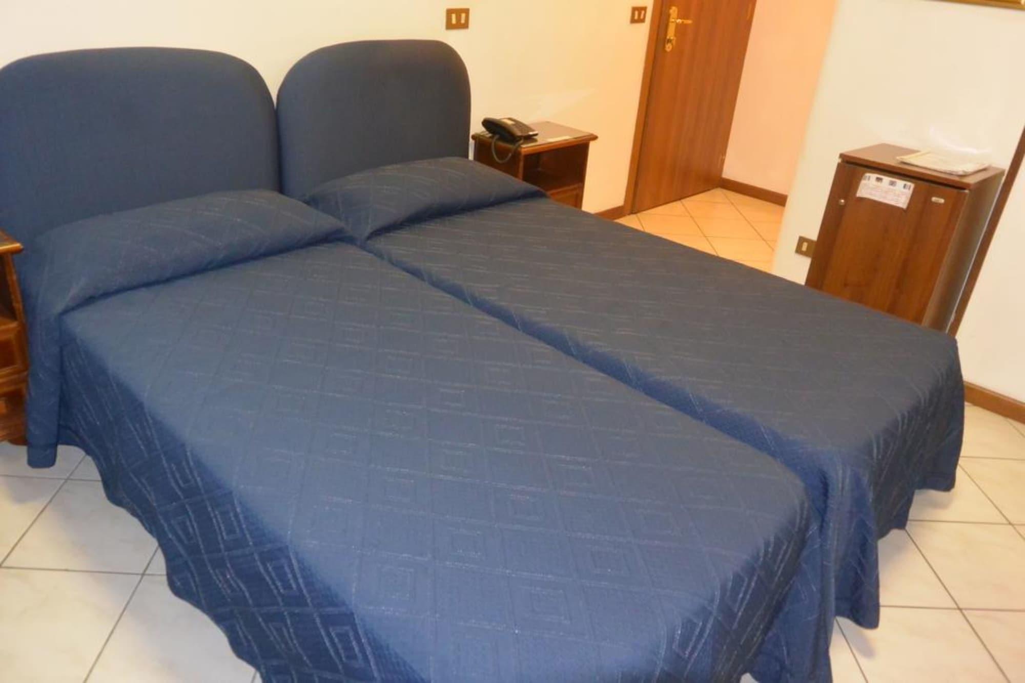Hotel Italia Mantova Esterno foto