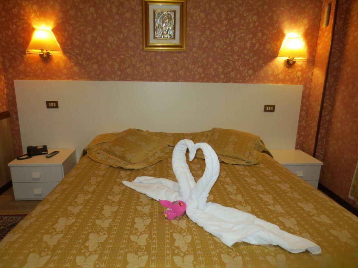Hotel Italia Mantova Esterno foto